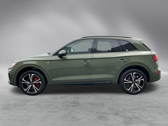 Photo of 2025 District Green Metallic Audi Q5
