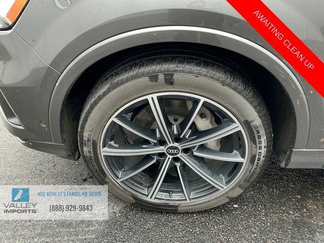 Photo of 2021 Samurai Gray Metallic Audi Q7