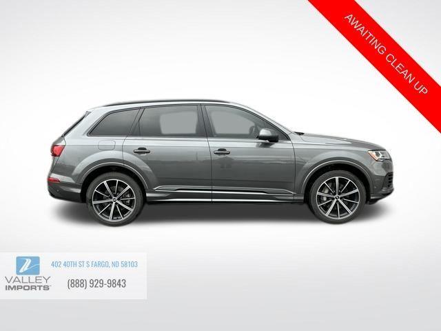Photo of 2021 Samurai Gray Metallic Audi Q7