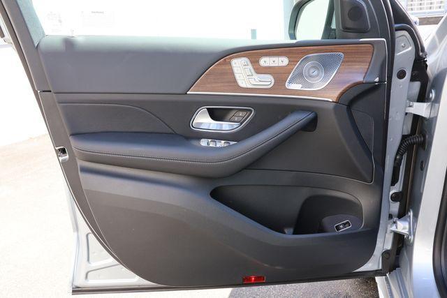 Photo of 2025 Cirrus Silver Metallic Mercedes-Benz GLS 450