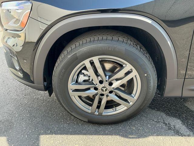 Photo of 2026 Midnight Black Mercedes-Benz GLB 250