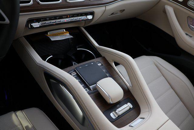 Photo of 2025 Black Mercedes-Benz GLS 450