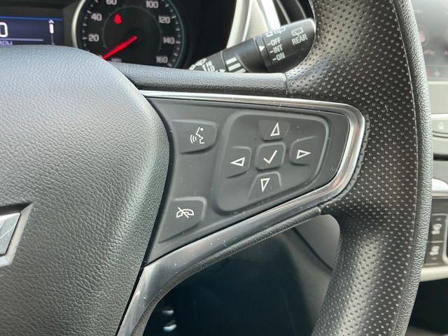 Photo of 2021 Silver Ice Metallic Chevrolet Equinox