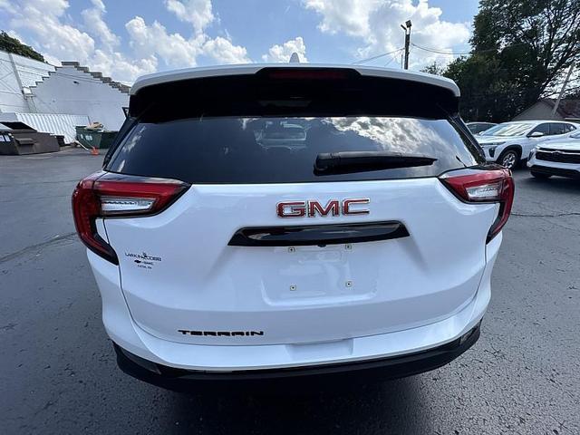 Photo of 2022 Summit White GMC Terrain