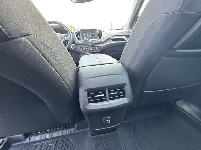 Photo of 2022 Summit White GMC Terrain