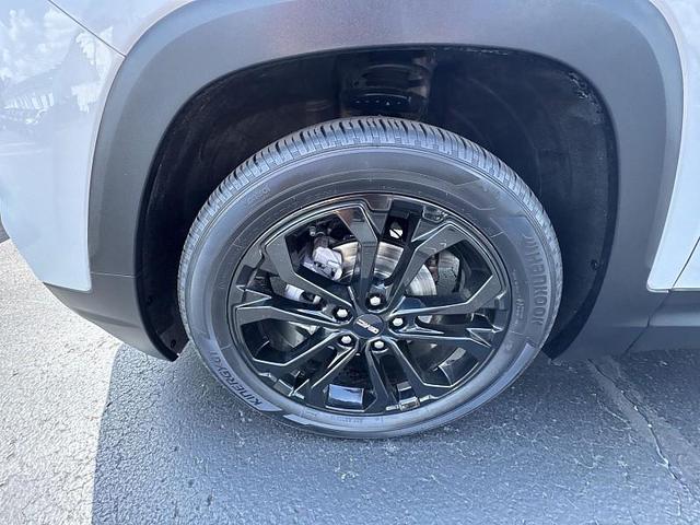 Photo of 2022 Summit White GMC Terrain