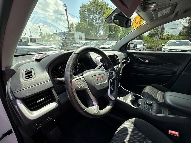 Photo of 2022 Summit White GMC Terrain