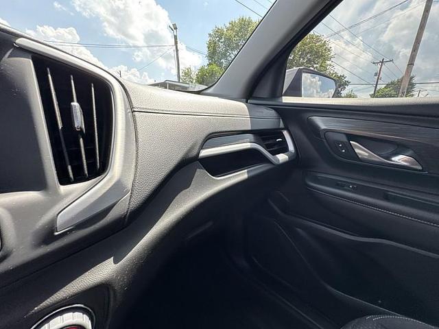 Photo of 2022 Summit White GMC Terrain