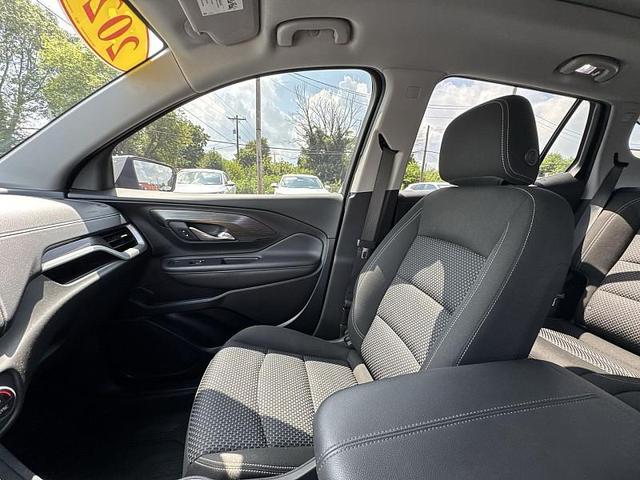 Photo of 2022 Summit White GMC Terrain