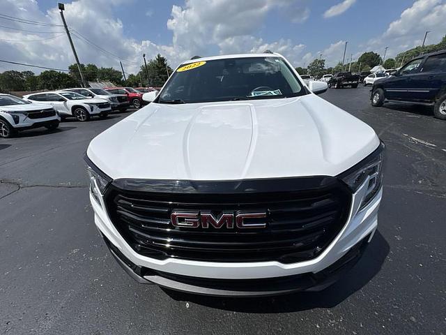 Photo of 2022 Summit White GMC Terrain
