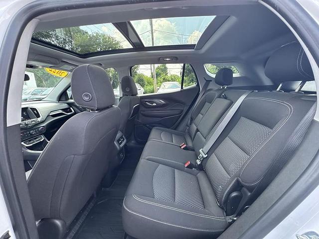 Photo of 2022 Summit White GMC Terrain