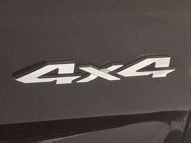 Photo of 2020 Diamond Black Crystal Pearlcoat RAM 1500