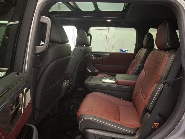 Photo of 2025 Dynamic Metal/Black Obsidian INFINITI QX80