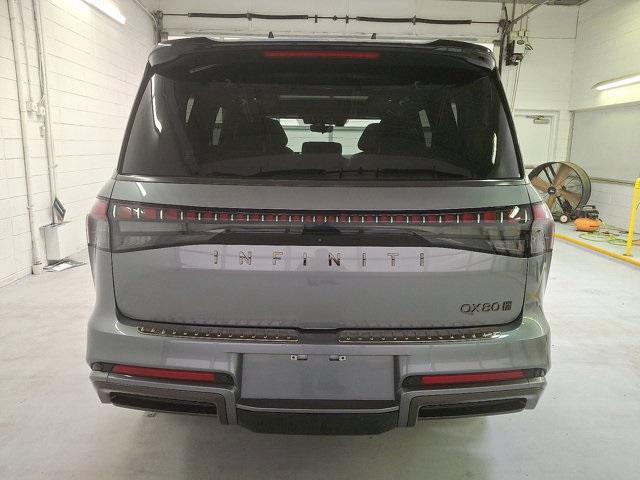Photo of 2025 Dynamic Metal/Black Obsidian INFINITI QX80