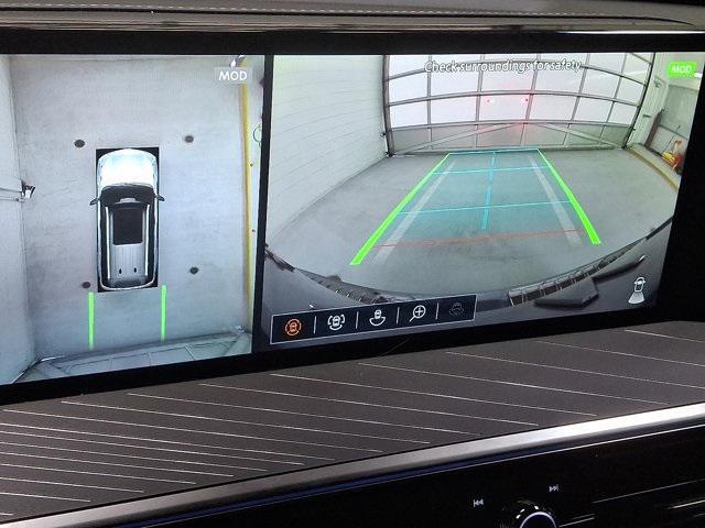 Photo of 2025 Dynamic Metal/Black Obsidian INFINITI QX80