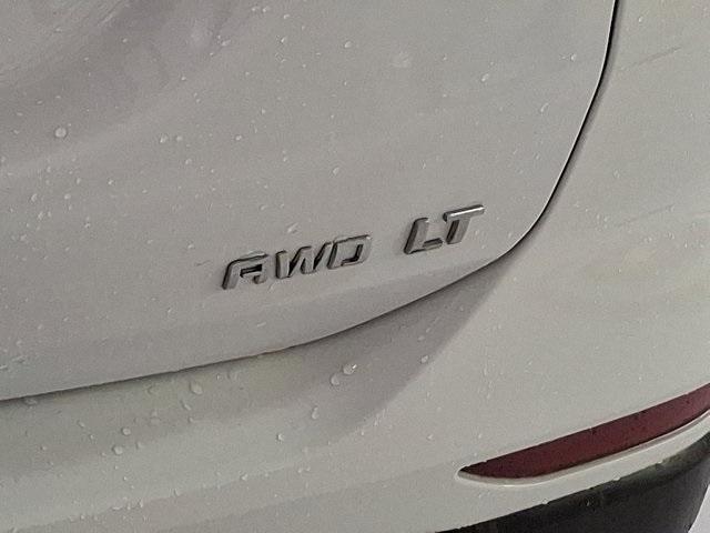 Photo of 2024 Summit White Chevrolet Equinox