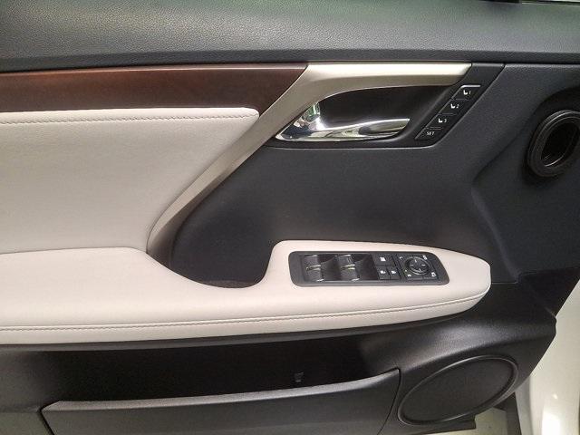 Photo of 2022 Ultra White Lexus RX 350