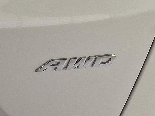 Photo of 2022 Platinum White Pearl Honda CR-V