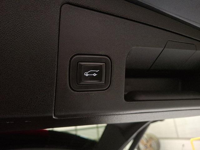 Photo of 2021 Wilder Metallic Cadillac XT5