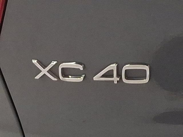Photo of 2021 Thunder Gray Metallic Volvo XC40