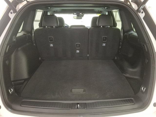 Photo of 2023 Bright White Clearcoat Jeep Grand Cherokee