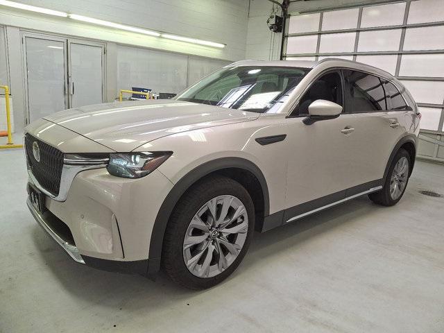 Photo of 2024 Platinum Quartz Mazda CX-90