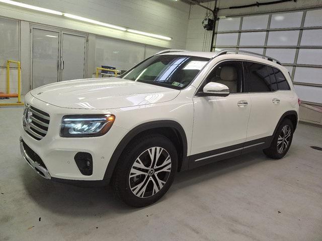 Photo of 2025 Polar White Mercedes-Benz GLB 250