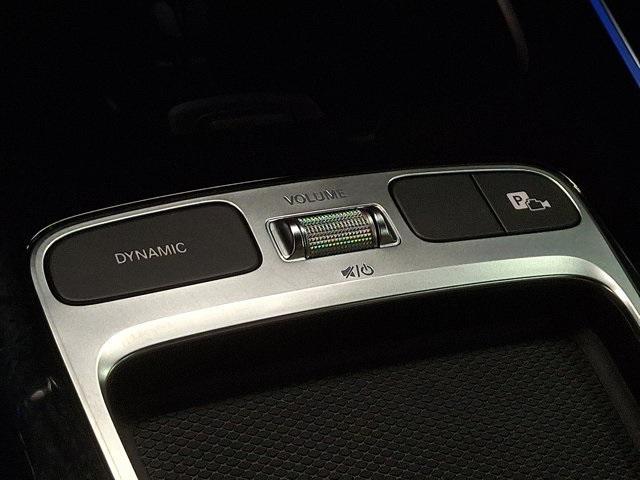 Photo of 2025 Polar White Mercedes-Benz GLB 250