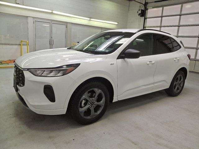 Photo of 2023 Oxford White Ford Escape