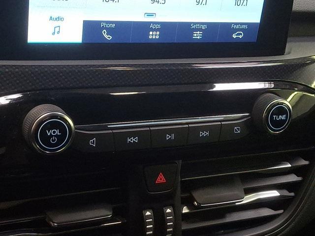 Photo of 2023 Oxford White Ford Escape