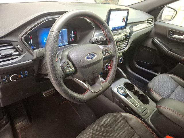 Photo of 2023 Oxford White Ford Escape