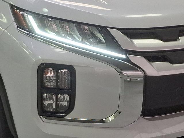 Photo of 2022 White Diamond Mitsubishi Outlander Sport