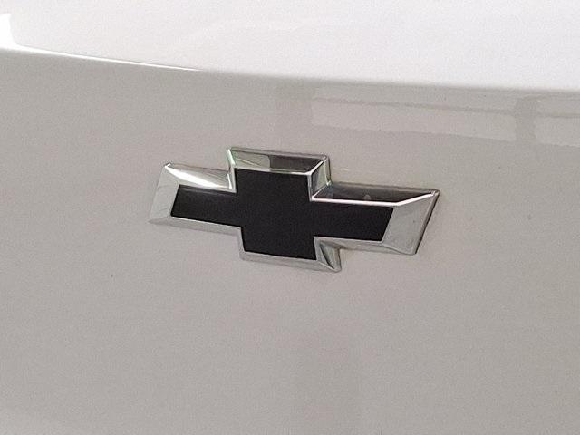 Photo of 2023 Summit White Chevrolet Trailblazer