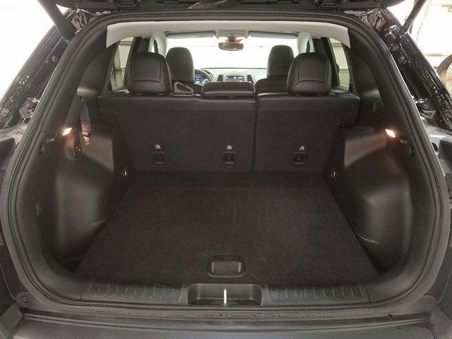 Photo of 2023 Diamond Black Crystal Pearlcoat Jeep Cherokee