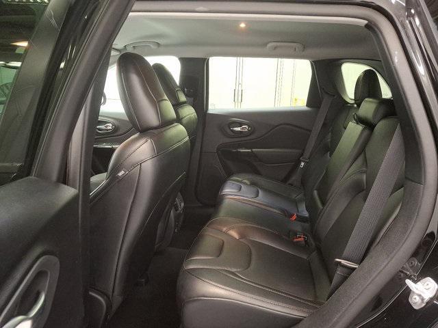 Photo of 2023 Diamond Black Crystal Pearlcoat Jeep Cherokee