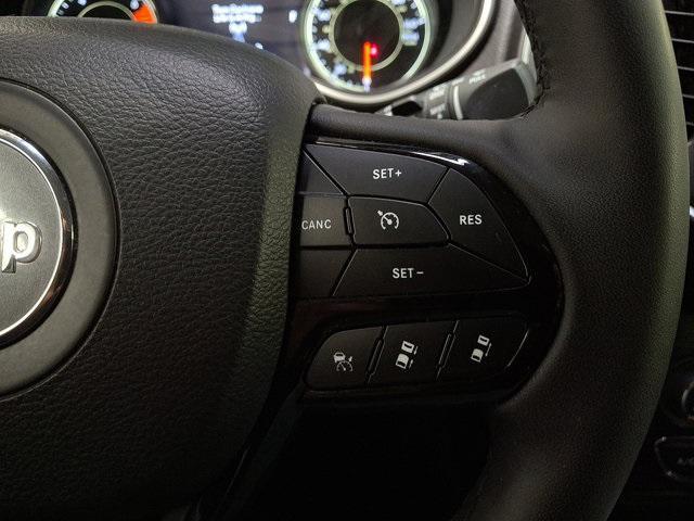 Photo of 2023 Diamond Black Crystal Pearlcoat Jeep Cherokee