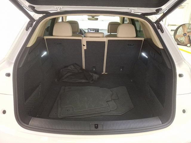 Photo of 2023 Ibis White Audi Q5