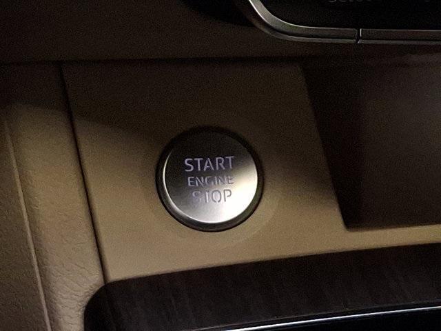 Photo of 2023 Ibis White Audi Q5