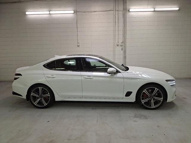 Photo of 2025 Uyuni White Genesis G70