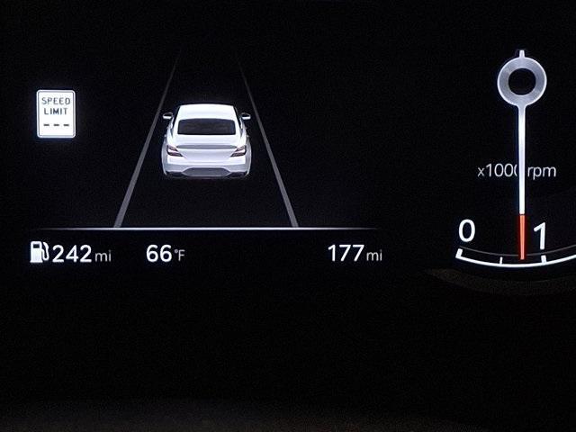 Photo of 2025 Uyuni White Genesis G70