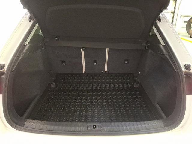 Photo of 2022 Ibis White Audi Q3