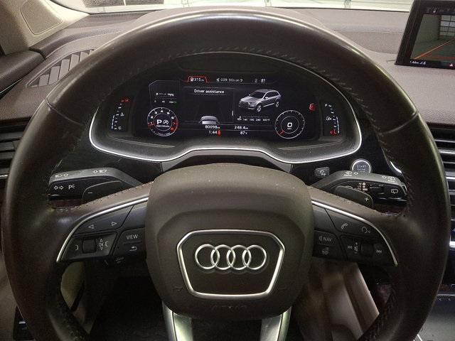 Photo of 2019 Night Black Audi Q7