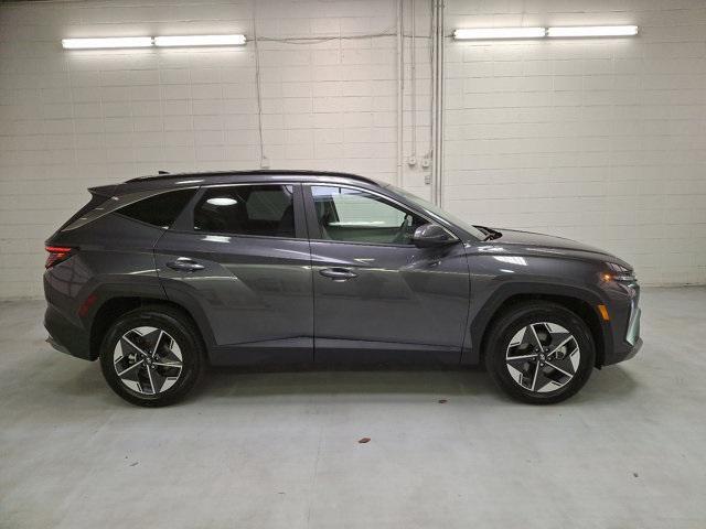 Photo of 2025 Titan Gray Hyundai TUCSON Hybrid