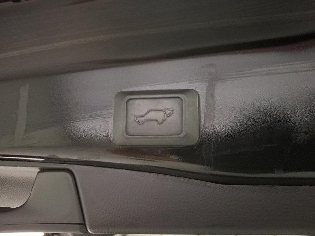 Photo of 2022 Midnight Black Metallic Toyota RAV4