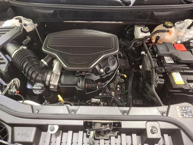 Photo of 2022 Crystal White Tricoat Cadillac XT5