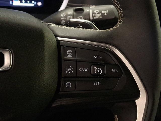 Photo of 2023 Silver Zynith Jeep Grand Cherokee L