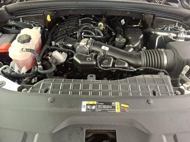 Photo of 2023 Silver Zynith Jeep Grand Cherokee L