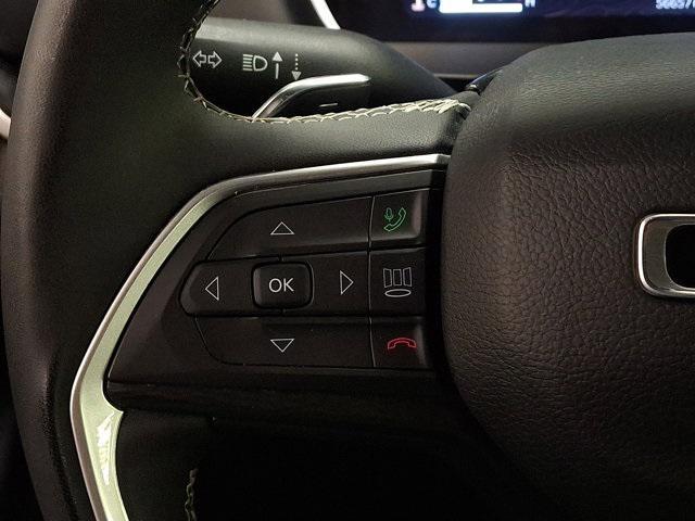 Photo of 2023 Silver Zynith Jeep Grand Cherokee L