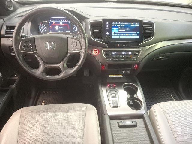 Photo of 2022 White Honda Passport