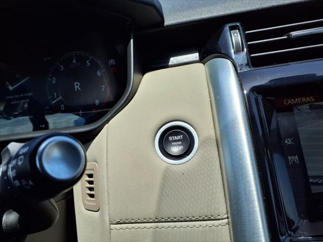 Photo of 2019 Loire Blue Metallic Land Rover Discovery